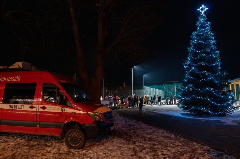 Fotografie z akce "Diskotéka na ledě JSDH"